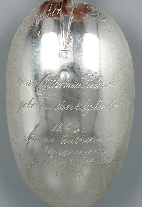 Den 30 augustus 1804 is gebooren Antje Jans te Franeker

Anna Cathrina Pieterzen geboren den 8 september 1843

Anna Catharina Wassenaar geboren 8 Januari 1907