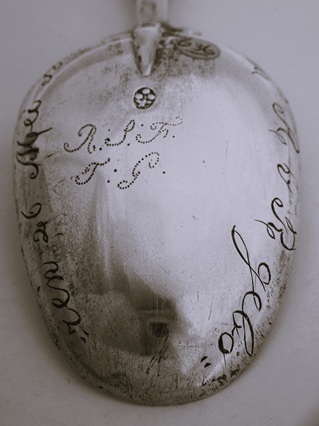 R:S:F. T:G.
M A v R geboren 26 mei 1865 R:S:F. T:G.
M A v R geboren 26 mei 1865